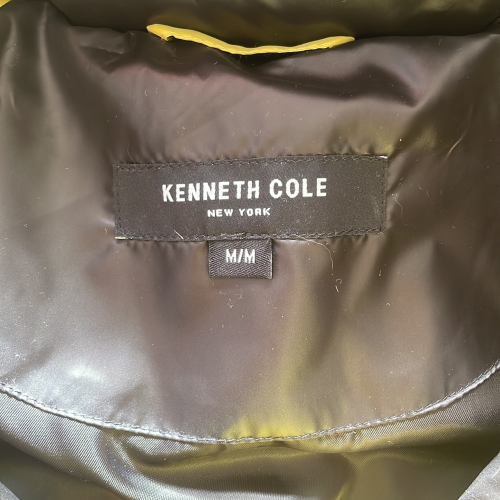 Kenneth Cole Puffer Jacket. - Picture 3 of 7